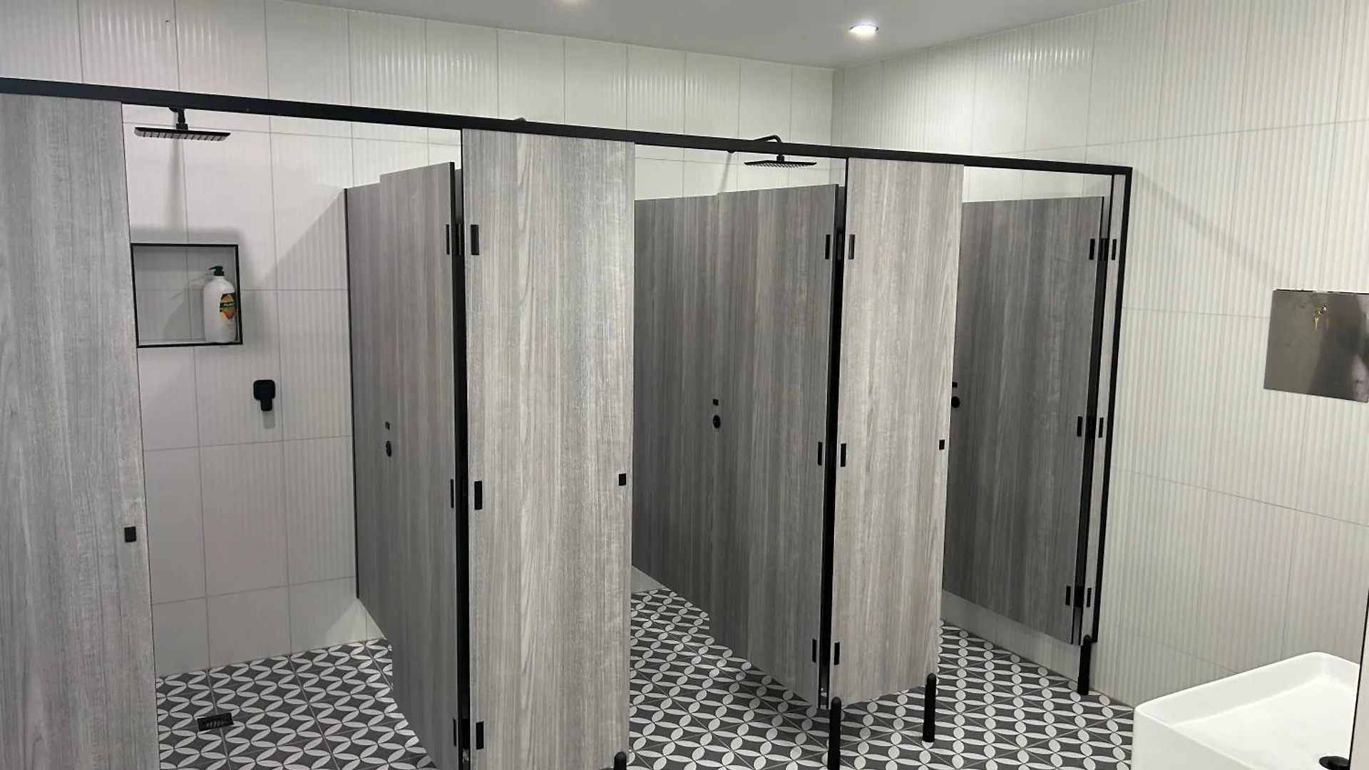 The Pier Pods On The Water- 50M From Townsville Bus Terminal And Ferry Terminal- Passport Id Requried